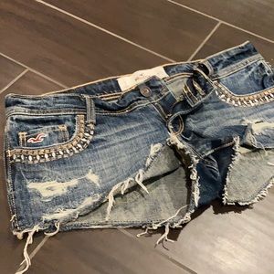 Hollister size 26 distressed jean shorts